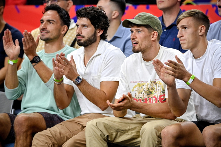 Eurobasket 2022: Ο Χούμελς βλέπει Γερμανία με τον... δίδυμο αδελφό του Πρίντεζη 