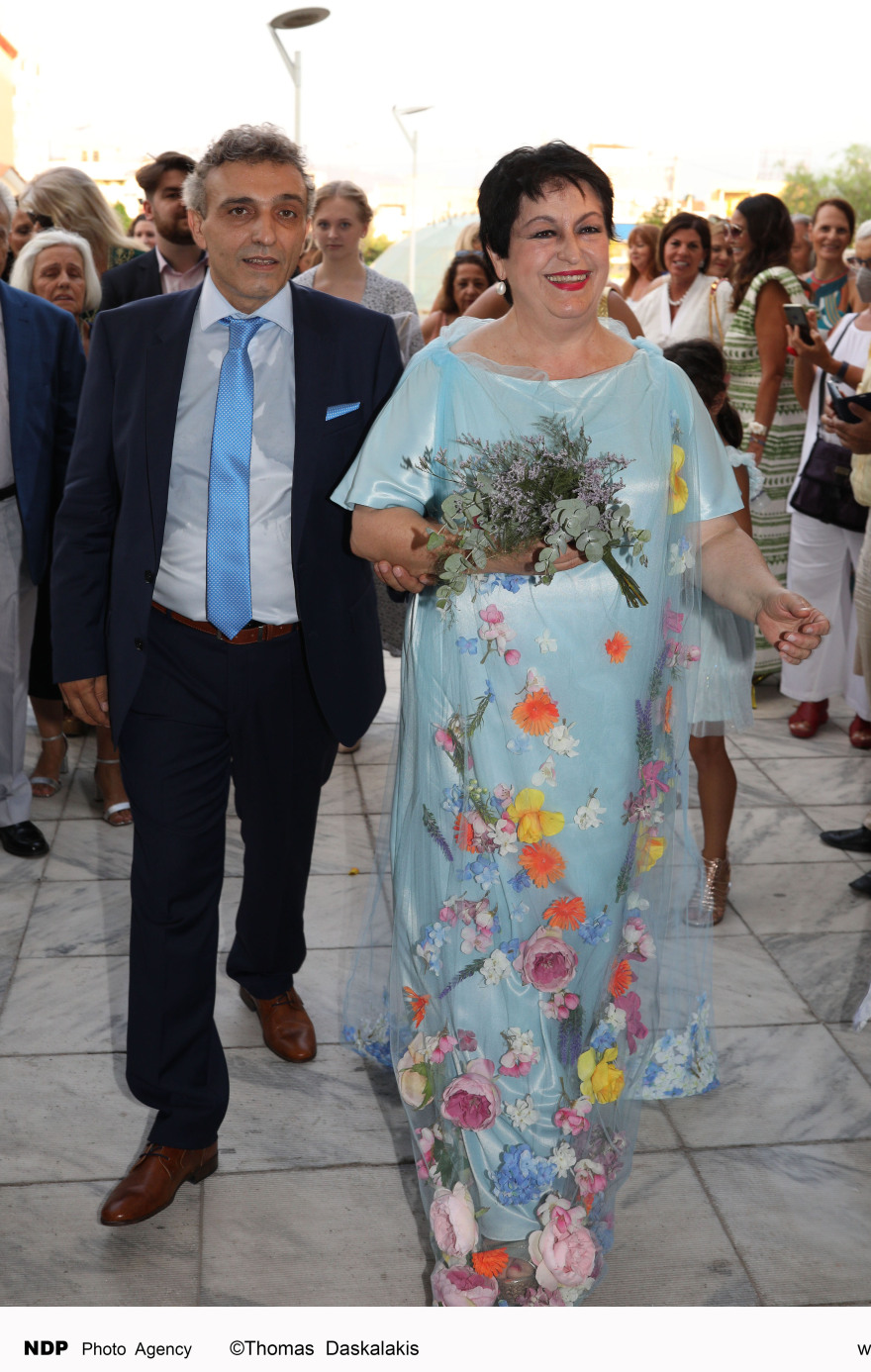 Σόνια Θεοδωρίδου: Παντρεύτηκε με πολιτικό γάμο η σοπράνο - Φωτογραφίες