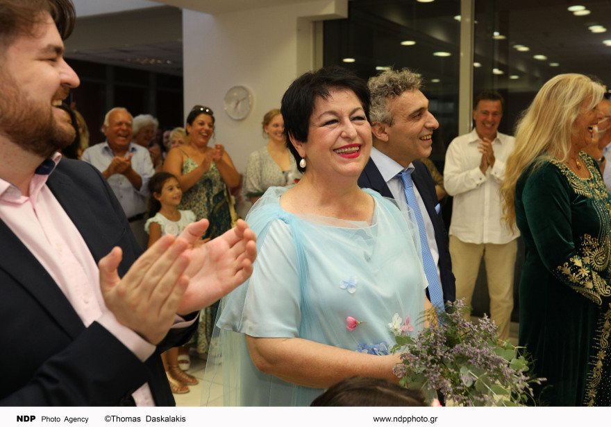 Σόνια Θεοδωρίδου: Παντρεύτηκε με πολιτικό γάμο η σοπράνο - Φωτογραφίες