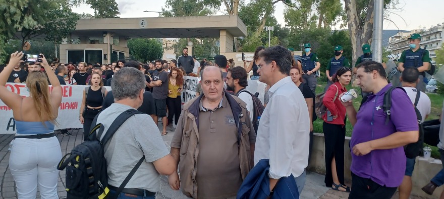 Πανεπιστημιούπολη: Επεισόδια στου Ζωγράφου για την πανεπιστημιακή αστυνομία - Φοιτητές συγκρούστηκαν με τα ΜΑΤ