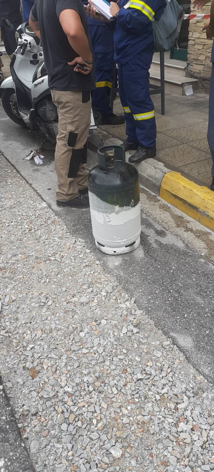 Βόλος: Δύο τραυματίες από έκρηξη μπουκάλας υγραερίου σε ψητοπωλείο - Δείτε φωτογραφίες