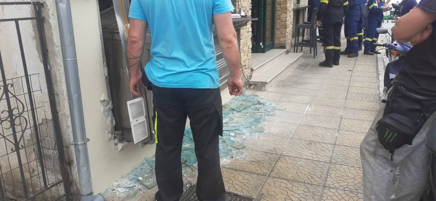 Βόλος: Δύο τραυματίες από έκρηξη μπουκάλας υγραερίου σε ψητοπωλείο - Δείτε φωτογραφίες