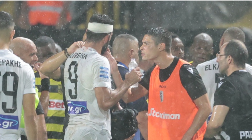 ΠΑΟΚ: Μάτωσε ο Νέλσον Ολιβέιρα, τελείωσε το ματς με επίδεσμο