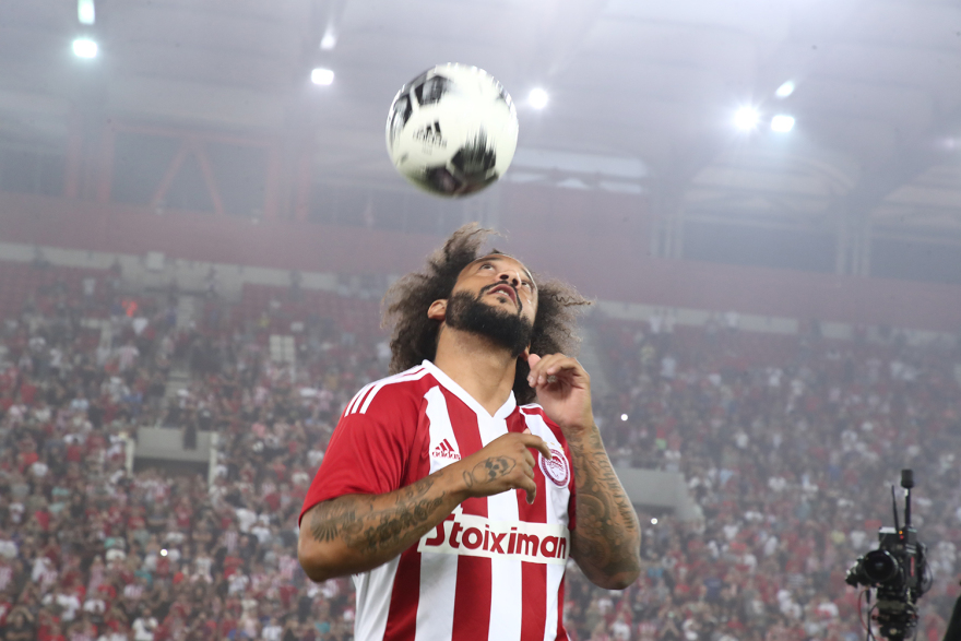 Βραζιλιάνικη φιέστα στο «Γ. Καραϊσκάκης» για την παρουσίαση του Μαρσέλο - Δείτε βίντεο και φωτογραφίες