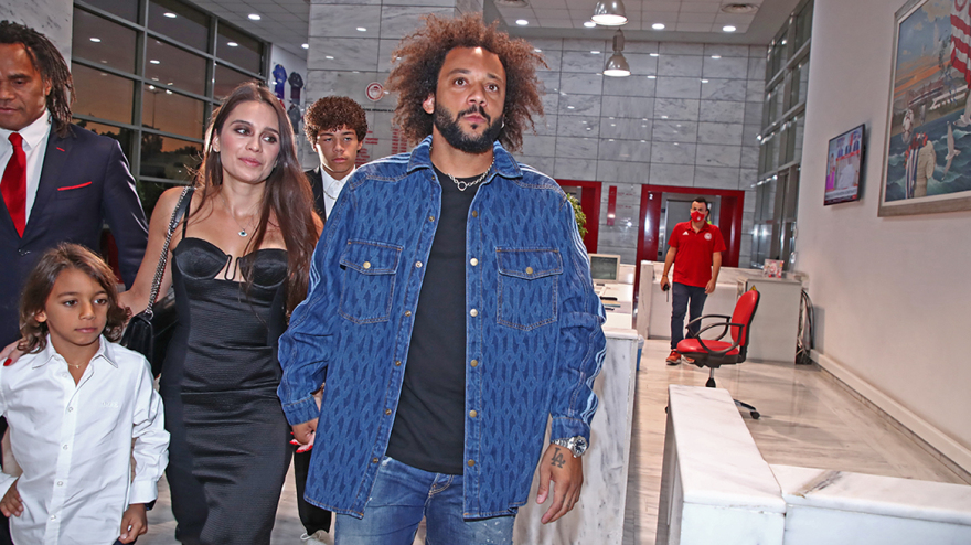 Βραζιλιάνικη φιέστα στο «Γ. Καραϊσκάκης» για την παρουσίαση του Μαρσέλο - Δείτε βίντεο και φωτογραφίες