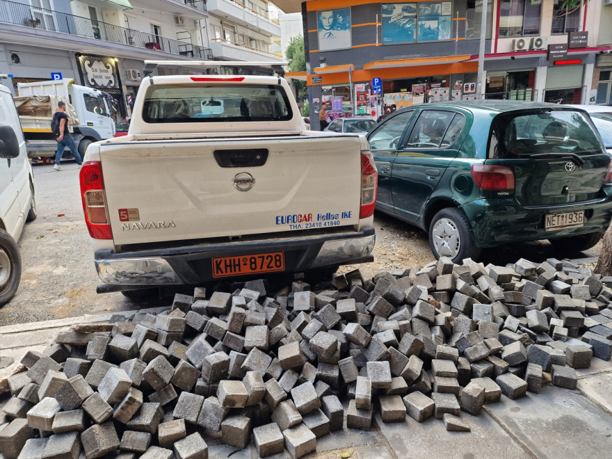 Θεσσαλονίκη: Εικόνες καταστροφής από την κακοκαιρία - Δείτε βίντεο