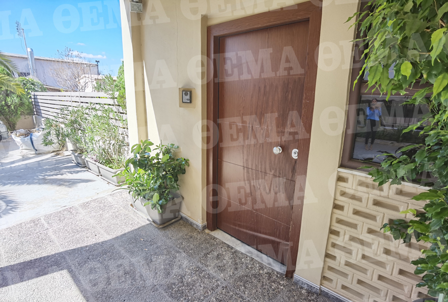 Ασπρόπυργος: Οι ληστές πήραν το αυτοκίνητο του επιχειρηματία και το έκαψαν στο Μενίδι - Δείτε φωτογραφίες