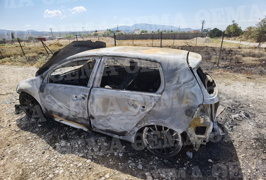 Ασπρόπυργος: Οι ληστές πήραν το αυτοκίνητο του επιχειρηματία και το έκαψαν στο Μενίδι - Δείτε φωτογραφίες