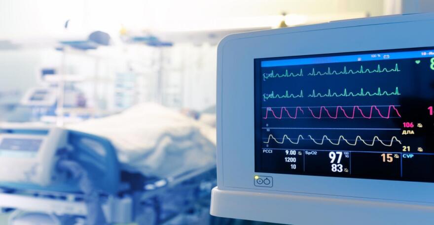 «Εμφύλιος» για τα ιδιωτικά ιατρεία των γιατρών του ΕΣΥ