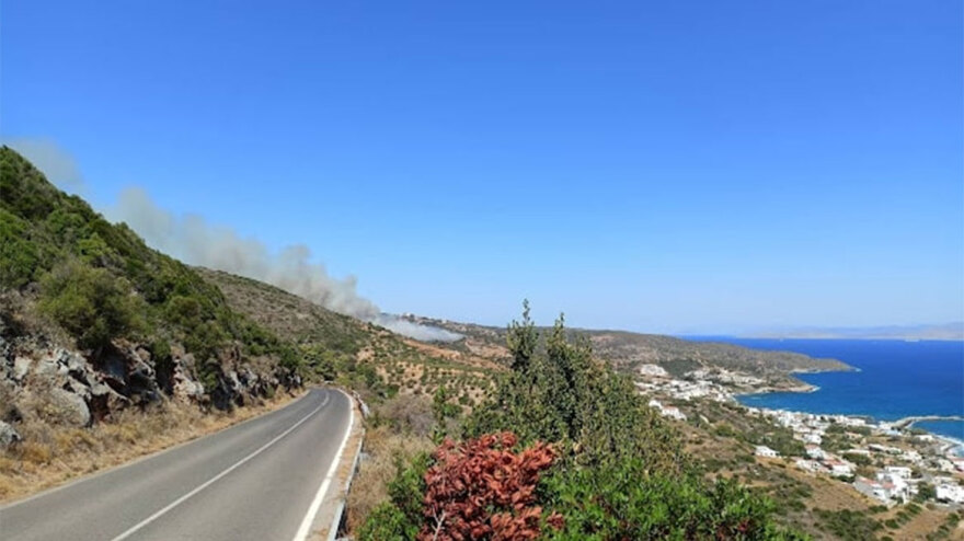 Φωτιά τώρα σε δασική περιοχή στα Κύθηρα: Ενισχύθηκαν οι δυνάμεις, επιχειρούν 12 αεροσκάφη και πέντε ελικόπτερα 