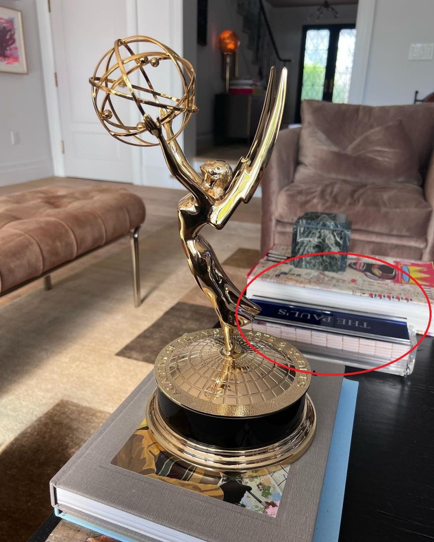 Adele: Γιατί οι θαυμαστές της πιστεύουν ότι έχει παντρευτεί