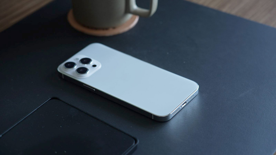 iPhone 14: Χωρίς κάρτα SIM και με τιμή από $799, και από $899 το 14 Plus