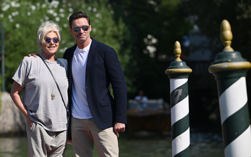 Χιου Τζάκμαν: Επί 10 λεπτά τον χειροκροτούσαν στο Φεστιβάλ της Βενετίας