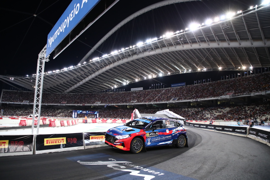 ΕΚΟ Ράλλυ Ακρόπολις 2022: Ταχύτερος ο Τιερί Νεβίλ στην υπερειδική του OAKA - Δείτε βίντεο και φωτογραφίες