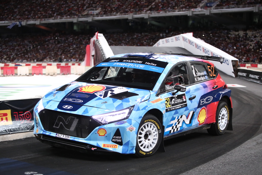 ΕΚΟ Ράλλυ Ακρόπολις 2022: Ταχύτερος ο Τιερί Νεβίλ στην υπερειδική του OAKA - Δείτε βίντεο και φωτογραφίες