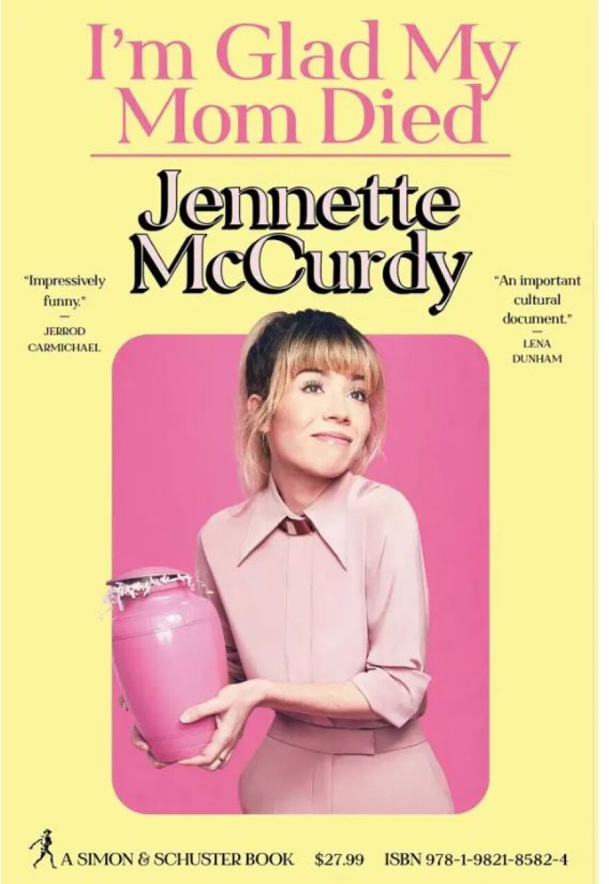 Η Τζενέτ Μακέρντι εξηγεί γιατί έγραψε βιβλίο με τίτλο «Χαίρομαι που πέθανε η μαμά μου»