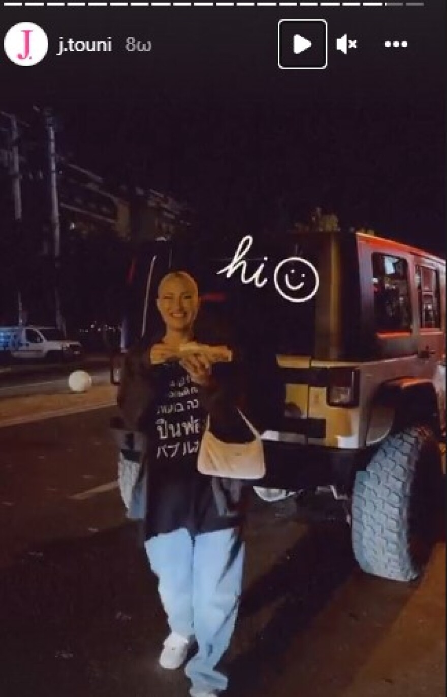 Ιωάννα Τούνη: Με τα ρούχα του Δημήτρη Αλεξάνδρου σε έξοδό της 