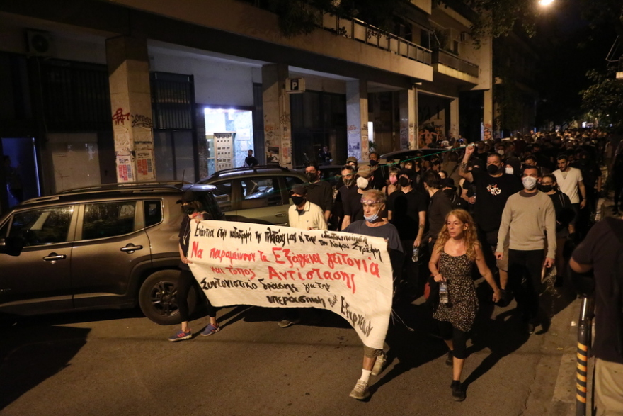 Επεισόδια στα Εξάρχεια για το Μετρό: Τρεις προσαγωγές από την Αστυνομία - Φωτογραφίες