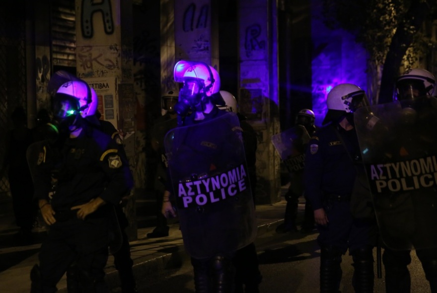 Επεισόδια στα Εξάρχεια για το Μετρό: Τρεις προσαγωγές από την Αστυνομία - Φωτογραφίες