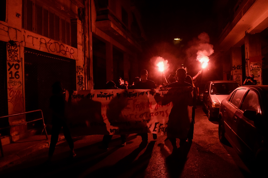 Επεισόδια στα Εξάρχεια για το Μετρό: Τρεις προσαγωγές από την Αστυνομία - Φωτογραφίες