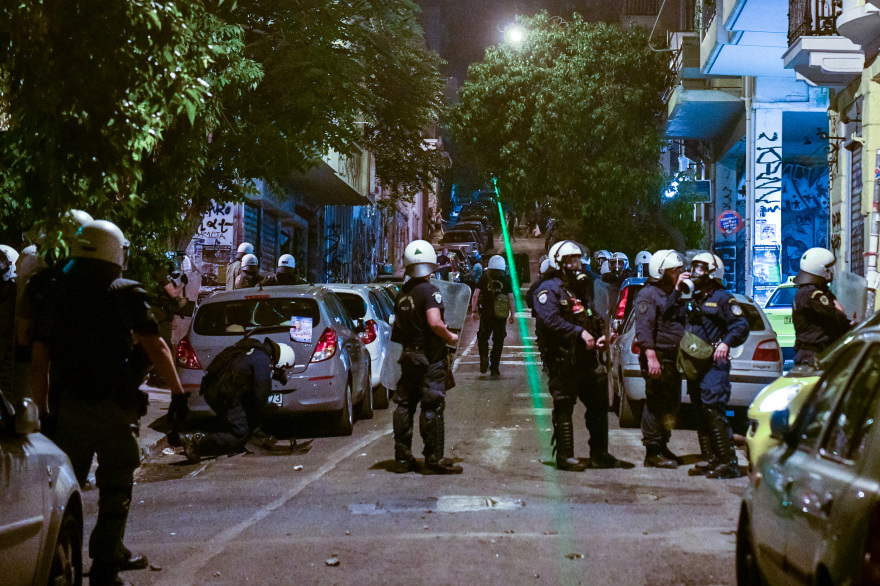 Επεισόδια στα Εξάρχεια για το Μετρό: Τρεις προσαγωγές από την Αστυνομία - Φωτογραφίες