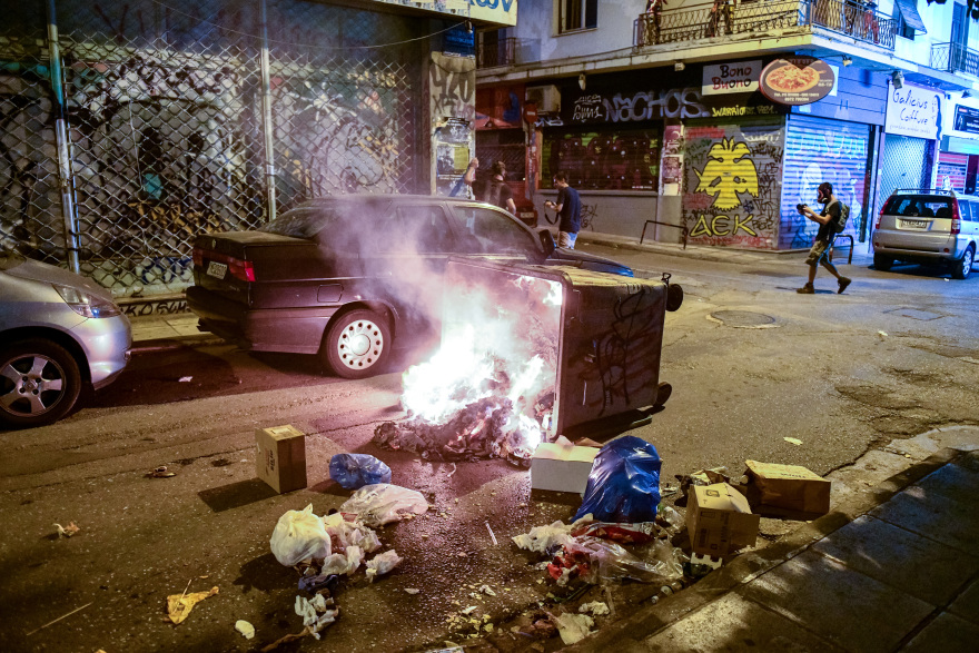 Επεισόδια στα Εξάρχεια για το Μετρό: Τρεις προσαγωγές από την Αστυνομία - Φωτογραφίες