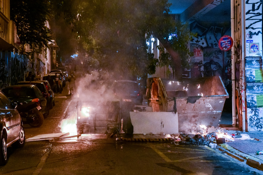 Επεισόδια στα Εξάρχεια για το Μετρό: Τρεις προσαγωγές από την Αστυνομία - Φωτογραφίες