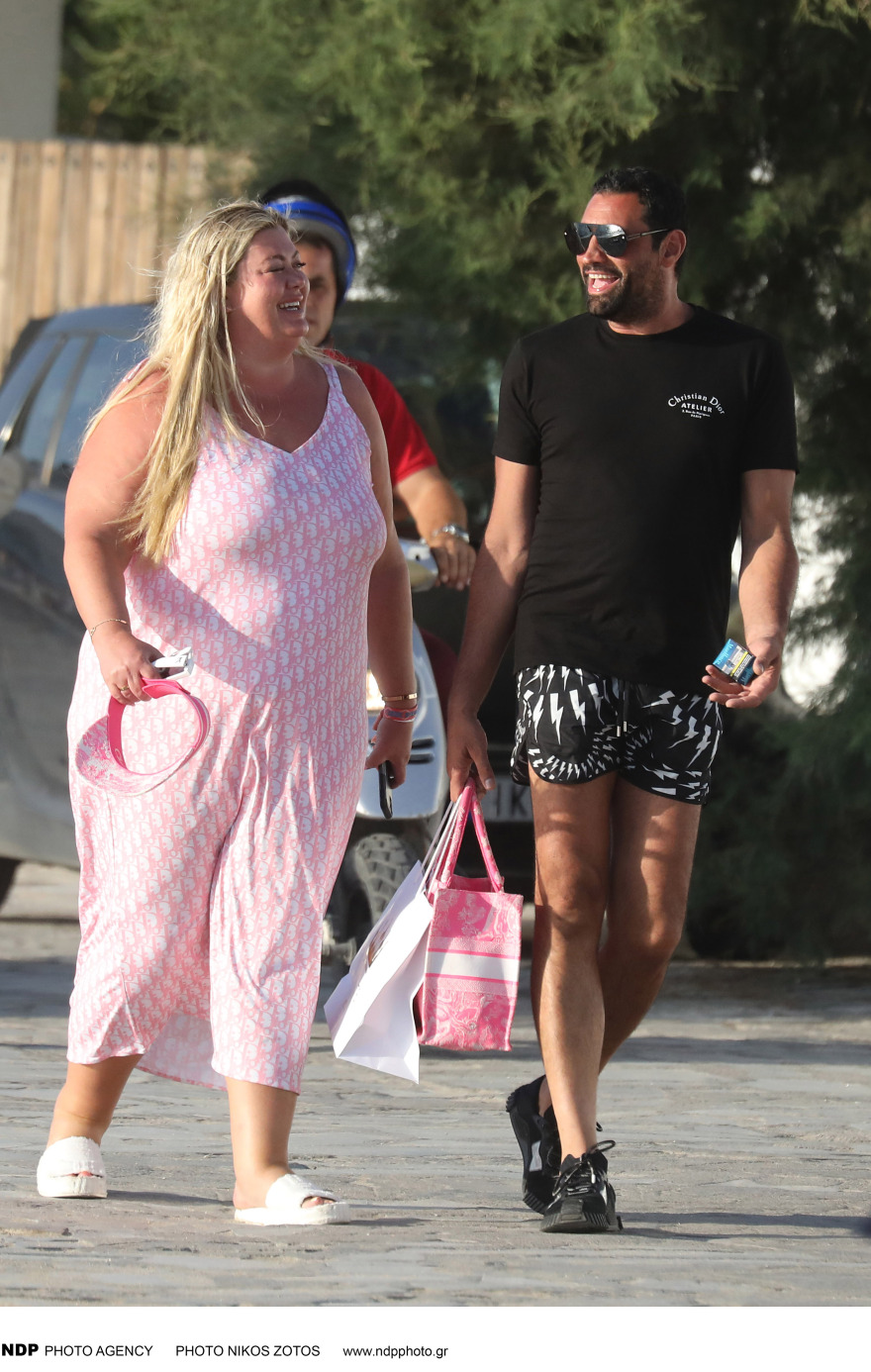 Τζέμα Κόλινς: Η τηλεπερσόνα βρίσκεται στη Μύκονο με τον αρραβωνιαστικό της