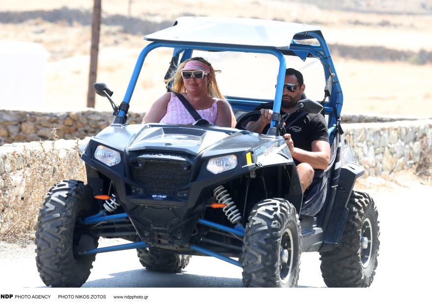 Τζέμα Κόλινς: Η τηλεπερσόνα βρίσκεται στη Μύκονο με τον αρραβωνιαστικό της