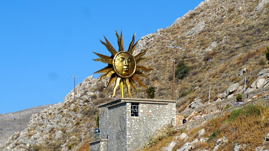 Σε καλό δρόμο το αίτημα του δημάρχου Ύδρας για την παραμονή του έργου του Τζεφ Κουνς για πάντα στο Νησί της Επανάστασης