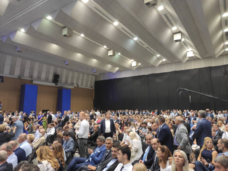 86η ΔΕΘ: Πλήθος κόσμου για την ομιλία του πρωθυπουργού - Δείτε φωτογραφίες και βίντεο