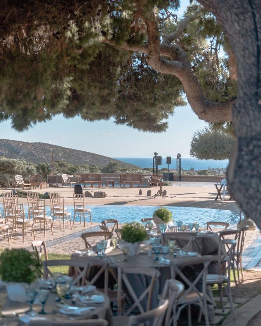 Θοδωρής Αθερίδης: Η ανάρτησή του για τον γάμο της κόρης του και τη βάφτιση του εγγονού του