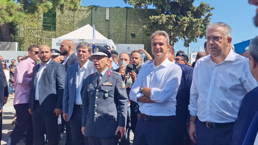 ΔΕΘ: Εντυπωσιακή επίδειξη των «κομάντος» με «λεωφορειοπειρατεία» και κρότου λάμψης