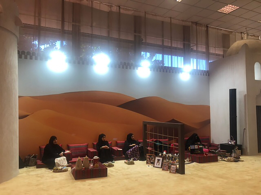 Γεράκια και Βεδουίνοι στο περίπτερο των Ηνωμένων Αραβικών Εμιράτων στη ΔΕΘ - Δείτε φωτογραφίες