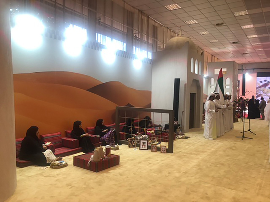 Γεράκια και Βεδουίνοι στο περίπτερο των Ηνωμένων Αραβικών Εμιράτων στη ΔΕΘ - Δείτε φωτογραφίες
