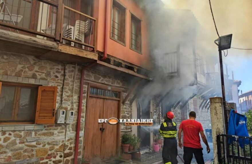 Χαλκιδική: Νεκρή ηλικιωμένη ύστερα από φωτιά σε σπίτι στην Αρναία - Δείτε φωτογραφίες