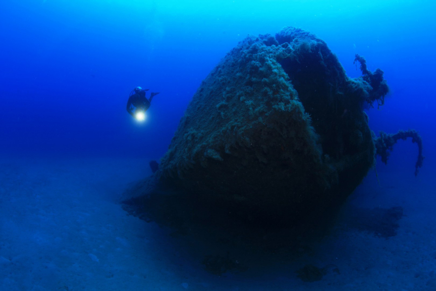 Εντυπωσιακές φωτογραφίες από «υποθαλάσσιο μουσείο» έξι ναυαγίων στην Κάρπαθο