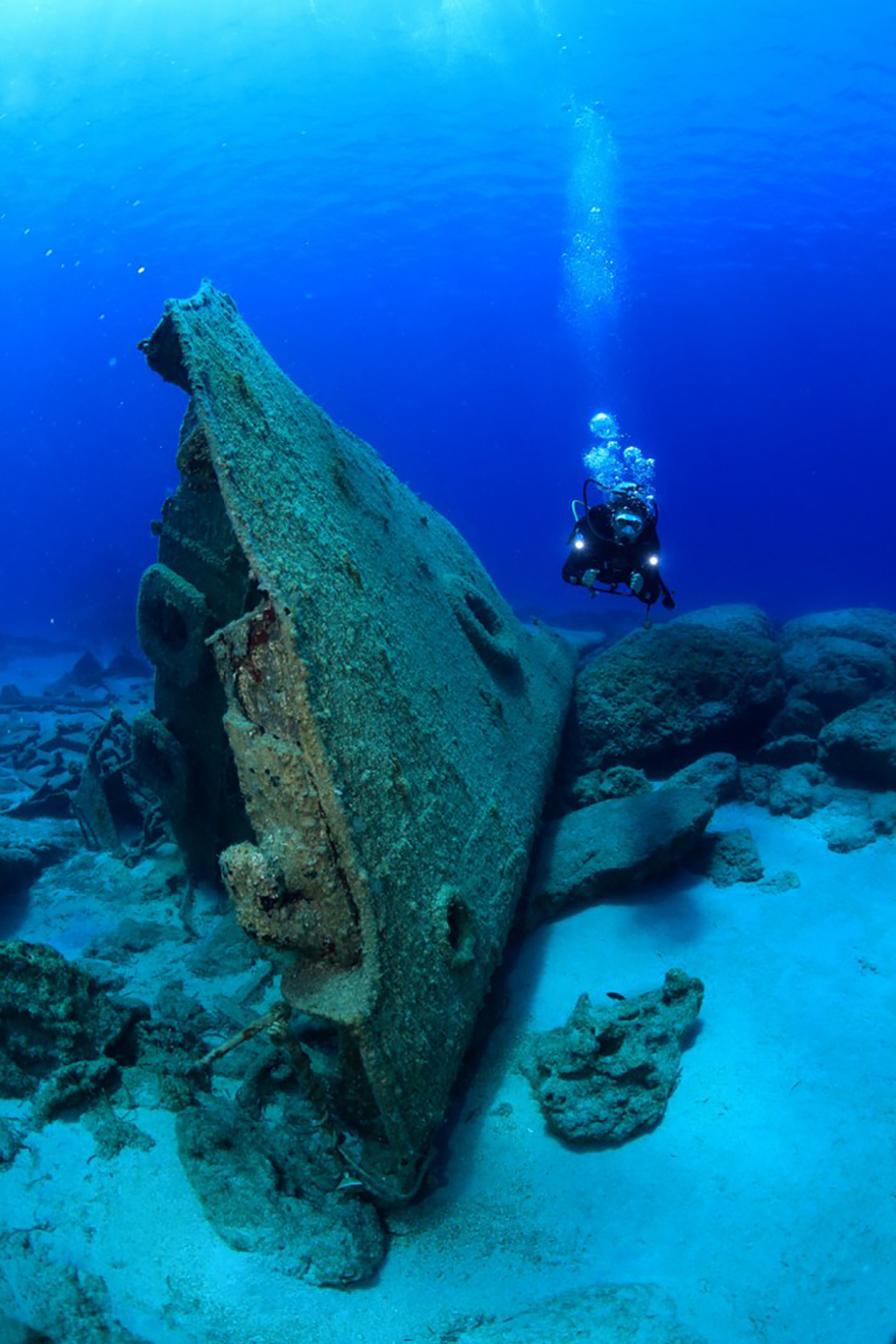 Εντυπωσιακές φωτογραφίες από «υποθαλάσσιο μουσείο» έξι ναυαγίων στην Κάρπαθο