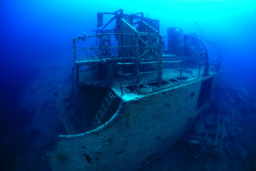 Εντυπωσιακές φωτογραφίες από «υποθαλάσσιο μουσείο» έξι ναυαγίων στην Κάρπαθο