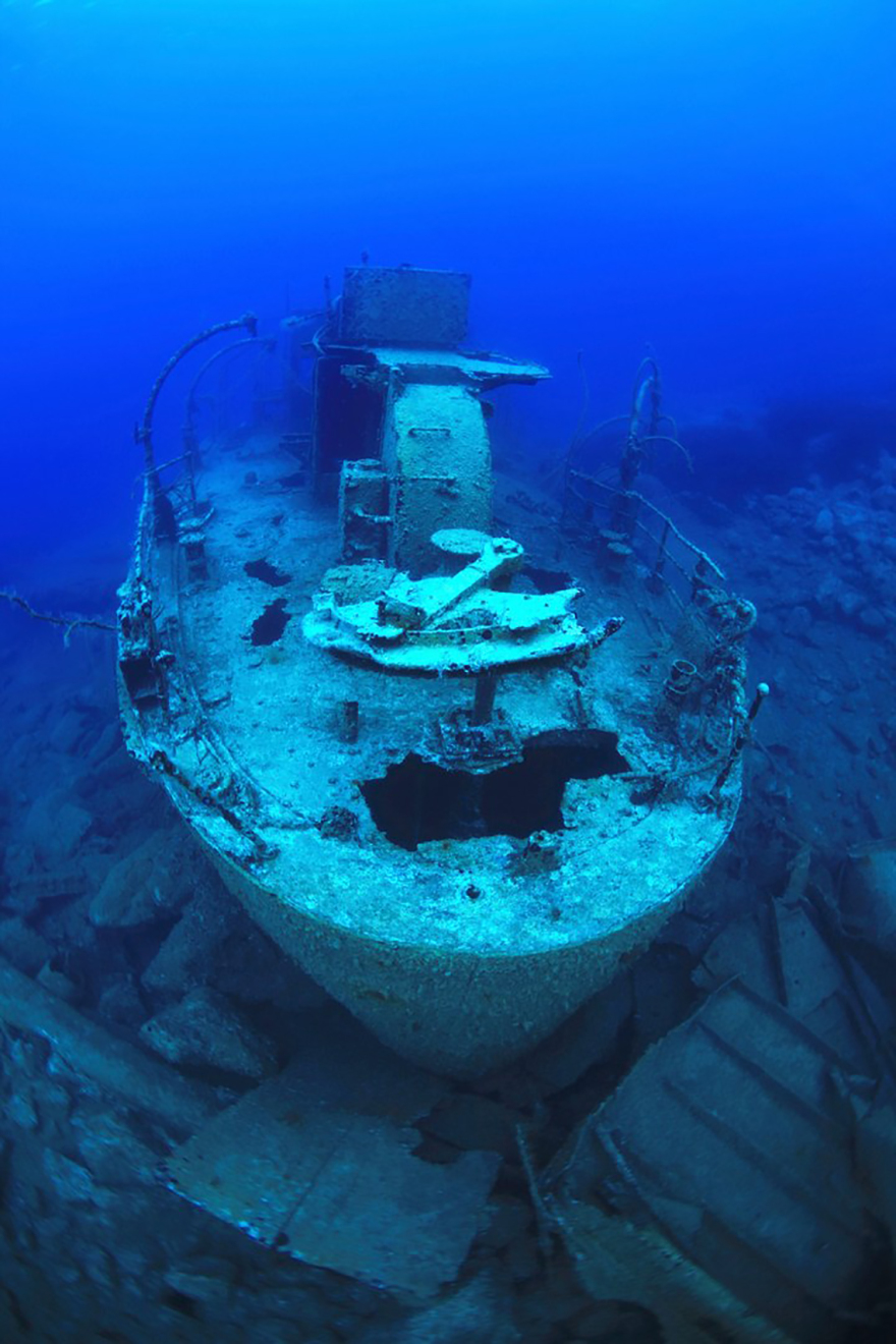 Εντυπωσιακές φωτογραφίες από «υποθαλάσσιο μουσείο» έξι ναυαγίων στην Κάρπαθο