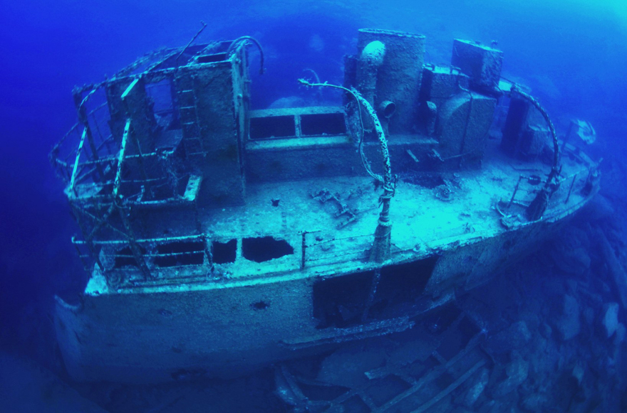 Εντυπωσιακές φωτογραφίες από «υποθαλάσσιο μουσείο» έξι ναυαγίων στην Κάρπαθο