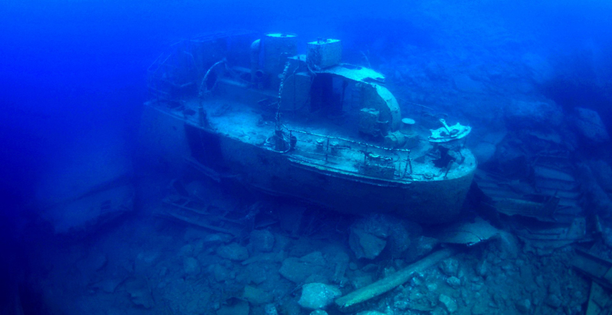Εντυπωσιακές φωτογραφίες από «υποθαλάσσιο μουσείο» έξι ναυαγίων στην Κάρπαθο