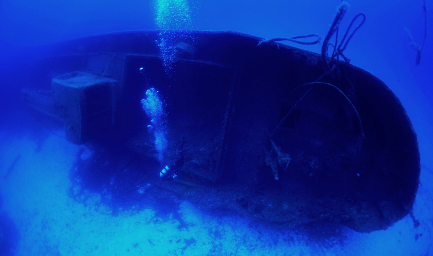 Εντυπωσιακές φωτογραφίες από «υποθαλάσσιο μουσείο» έξι ναυαγίων στην Κάρπαθο
