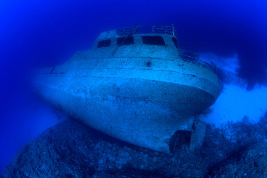 Εντυπωσιακές φωτογραφίες από «υποθαλάσσιο μουσείο» έξι ναυαγίων στην Κάρπαθο