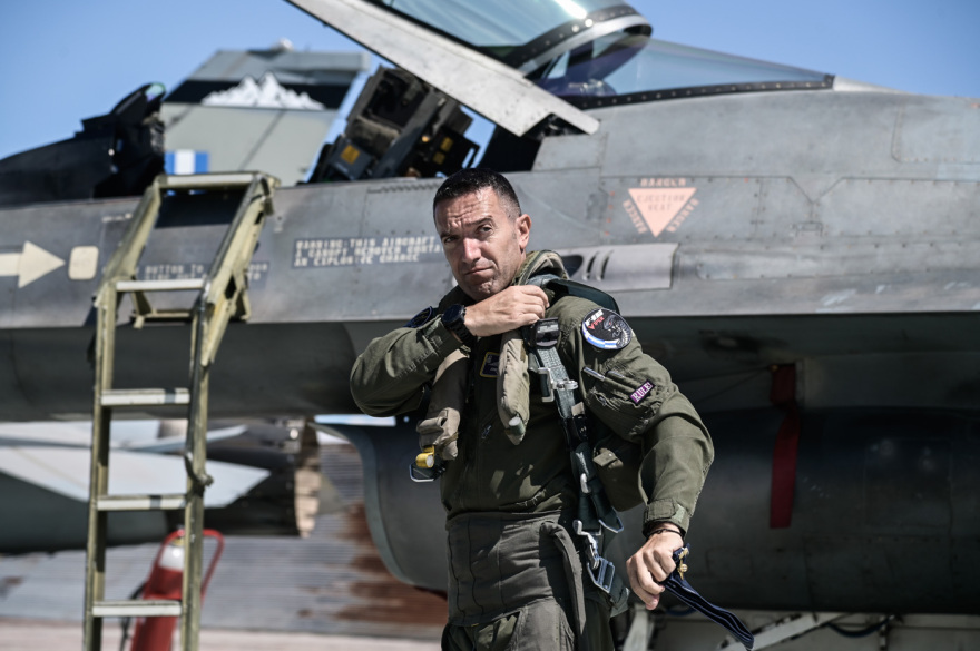 Στη δύναμη της Πολεμικής Αεροπορίας τα πρώτα F-16 Viper - Δείτε φωτογραφίες