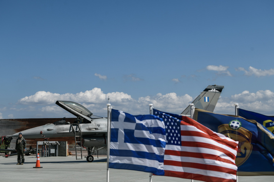 Στη δύναμη της Πολεμικής Αεροπορίας τα πρώτα F-16 Viper - Δείτε φωτογραφίες