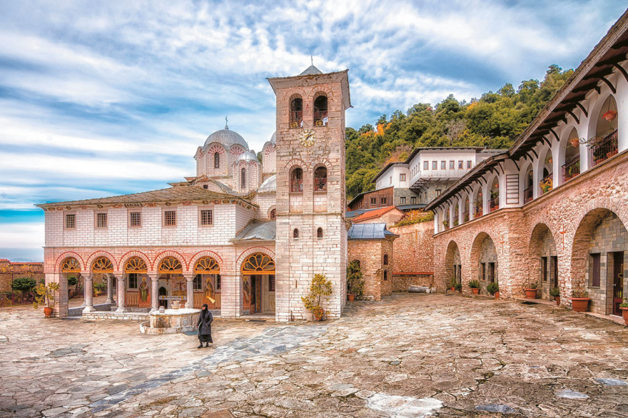 Κλεμμένο ευαγγέλιο 1.000 ετών επιστράφηκε στην Ελλάδα μετά από έναν αιώνα