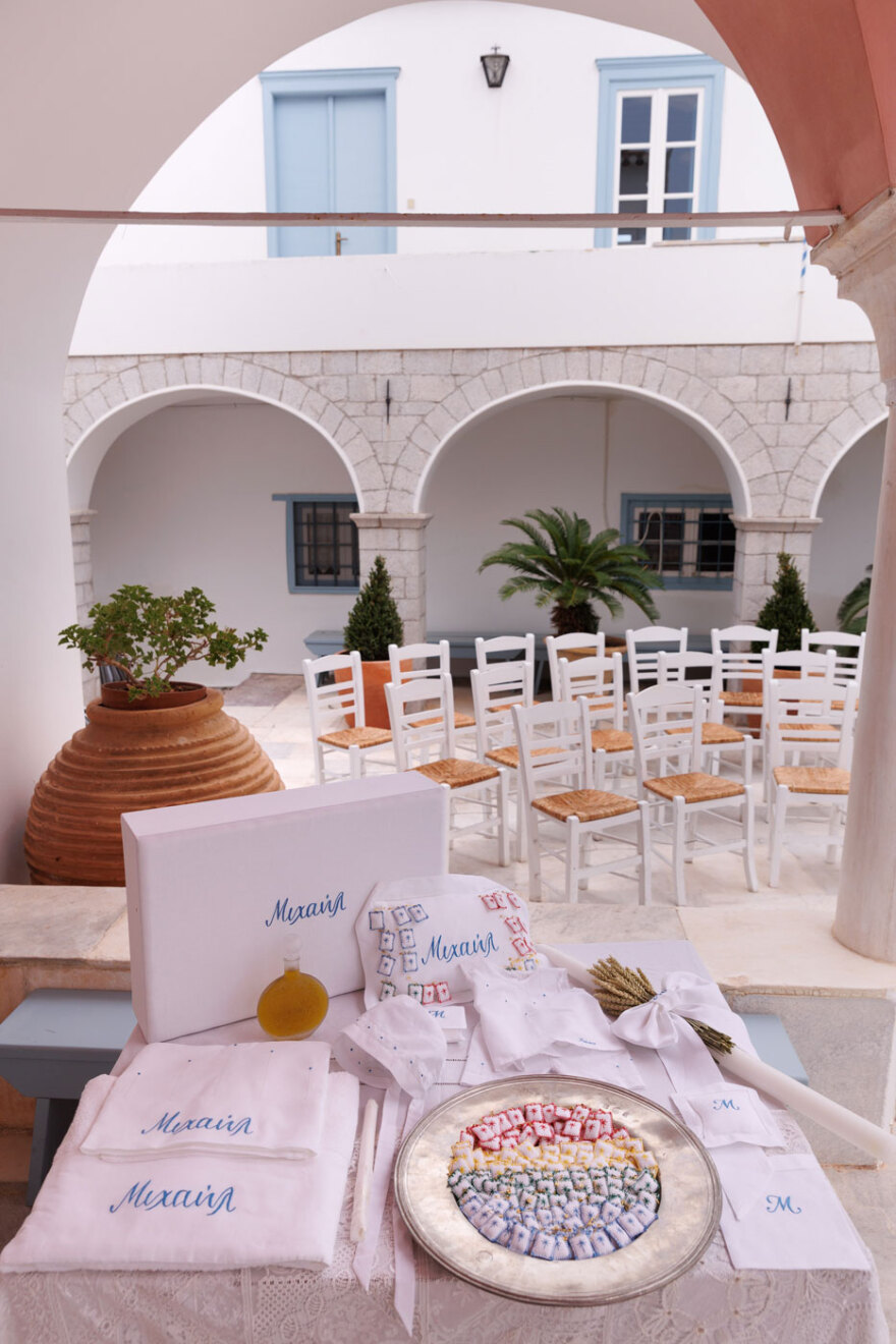 Μαίρη Κατράντζου - Μάριος Πολίτης: Το επίσημο άλμπουμ της βάφτισης στις Σπέτσες