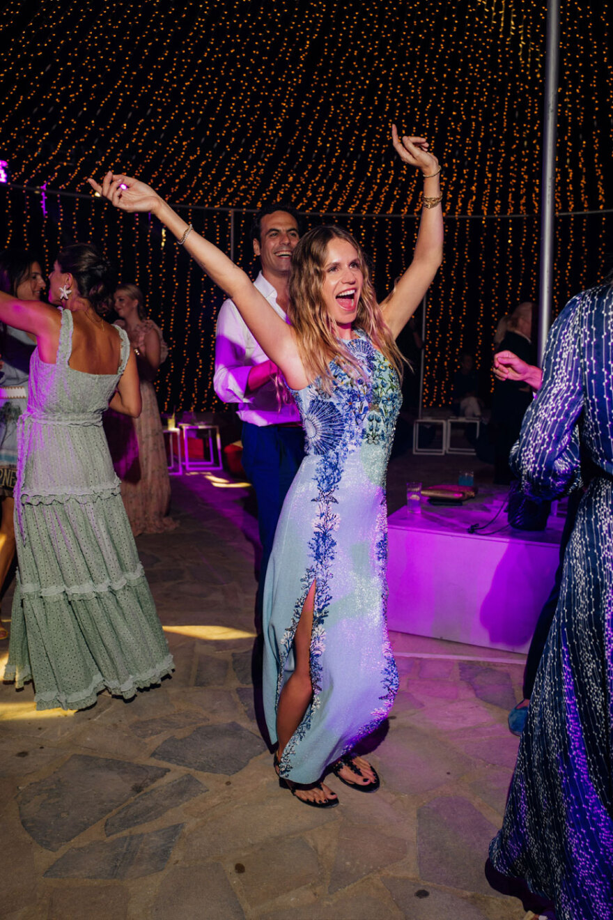 Μαίρη Κατράντζου - Μάριος Πολίτης: Το επίσημο άλμπουμ της βάφτισης στις Σπέτσες