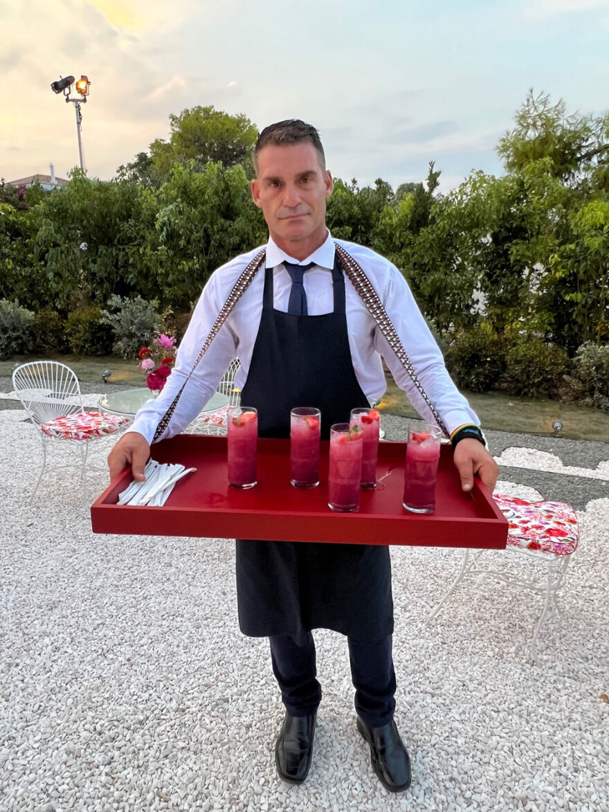 Μαίρη Κατράντζου - Μάριος Πολίτης: Το επίσημο άλμπουμ της βάφτισης στις Σπέτσες